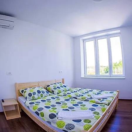 Vandrarhem Life Slovenia *